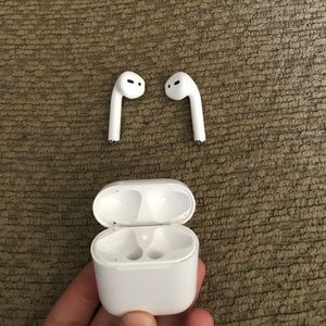 AirPods